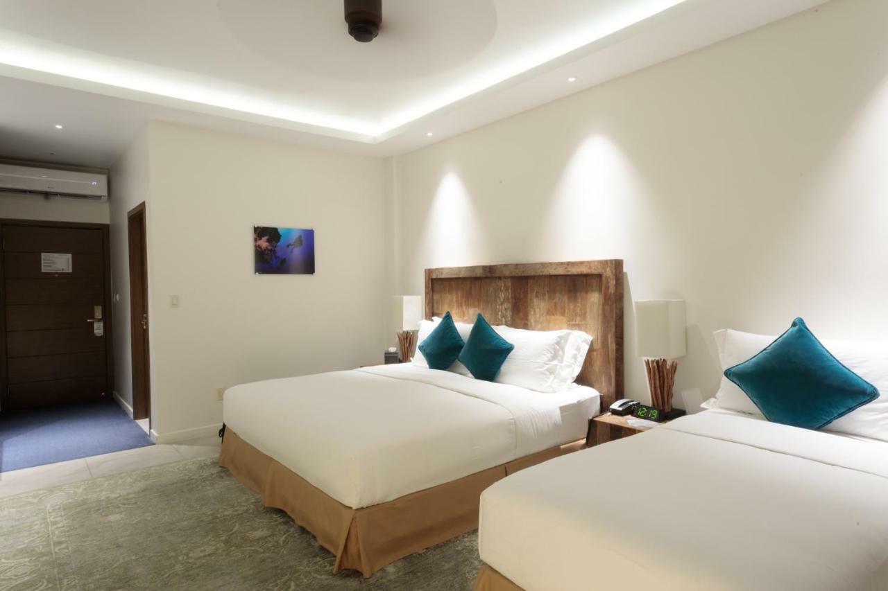 Cove Resort Palau Koror Extérieur photo